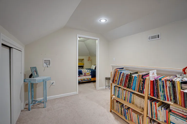 Savannah Real Estate | View 202 East 49th Street | room 29 | View 30