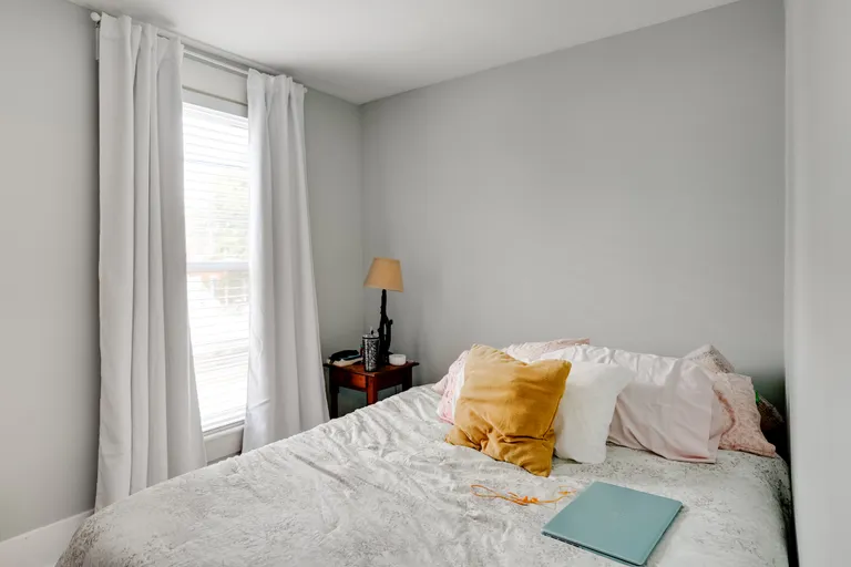 Savannah Real Estate | View 202 East 49th Street | room 37 | View 38