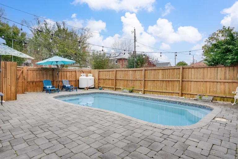 Savannah Real Estate | View 202 East 49th Street | room 31 | View 32