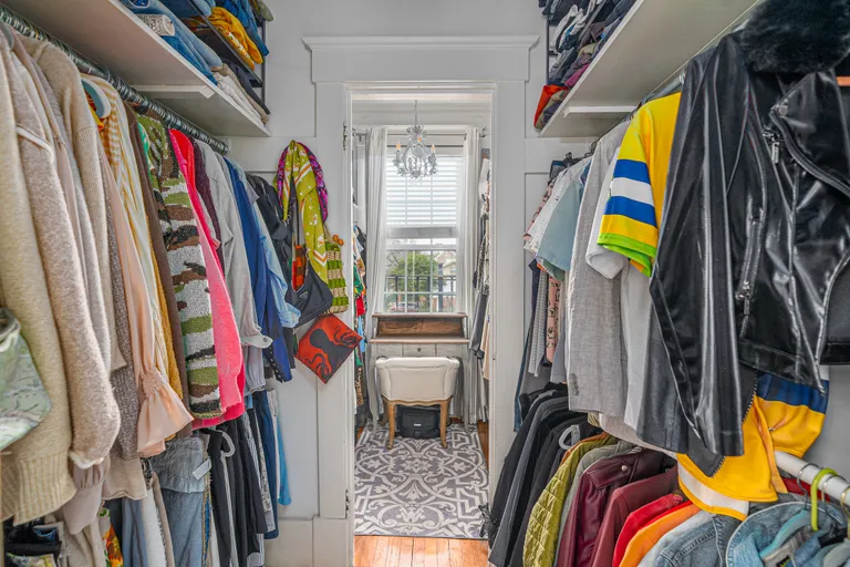 Savannah Real Estate | View 202 East 49th Street | room 21 | View 22