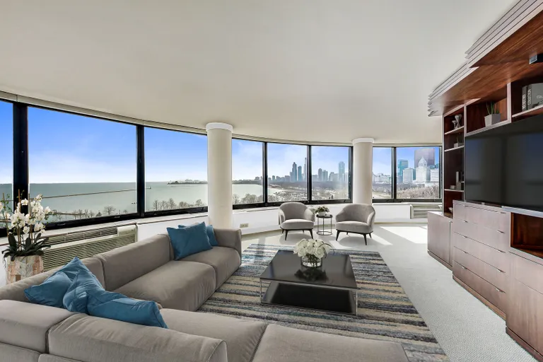 New York City Real Estate | View 155 N Harbor, 512-13 | room 1 | View 2