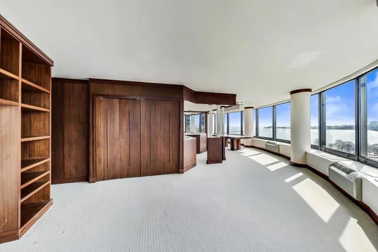 New York City Real Estate | View 155 N Harbor, 512-13 | room 15 | View 16