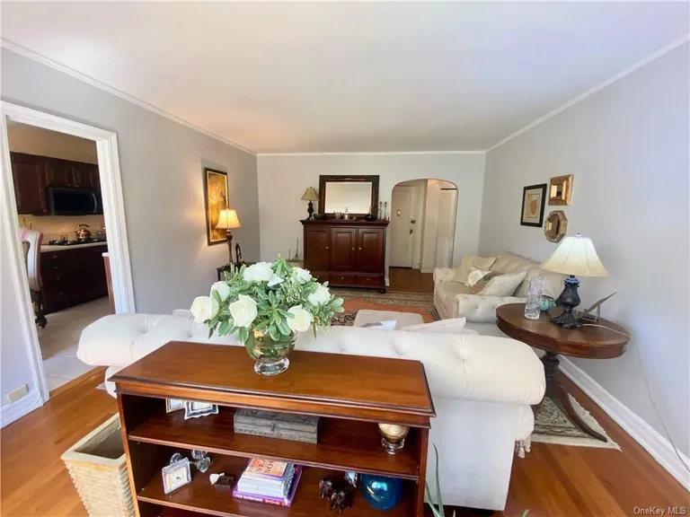 New York City Real Estate | View 280 Bronxville Road Unit# 5C | room 6 | View 7