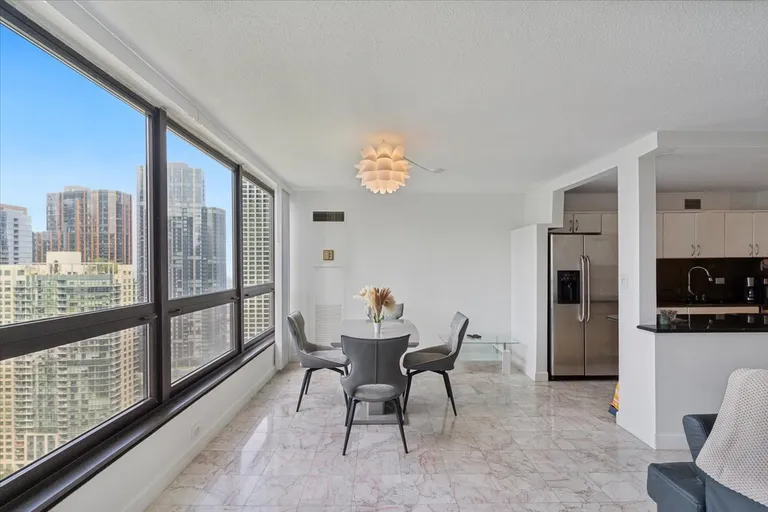 New York City Real Estate | View 360 E Randolph, 3105 | room 3 | View 4