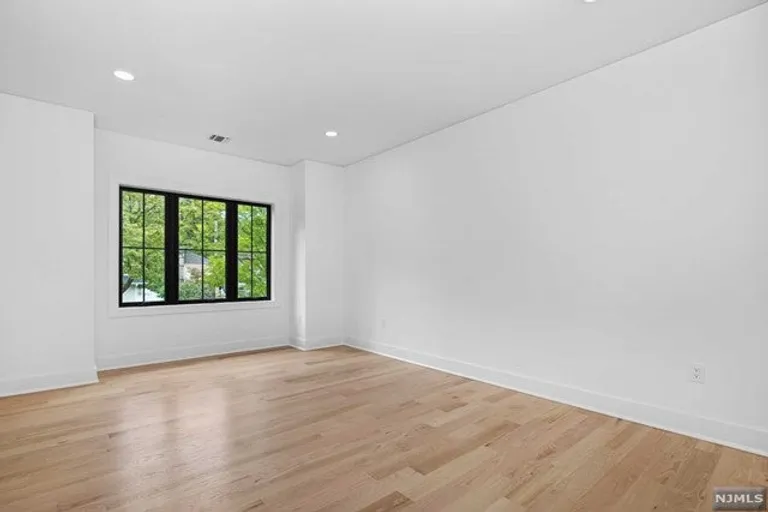 New York City Real Estate | View 826 Godwin Road | room 29 | View 30