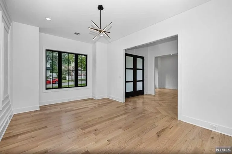 New York City Real Estate | View 826 Godwin Road | room 10 | View 11