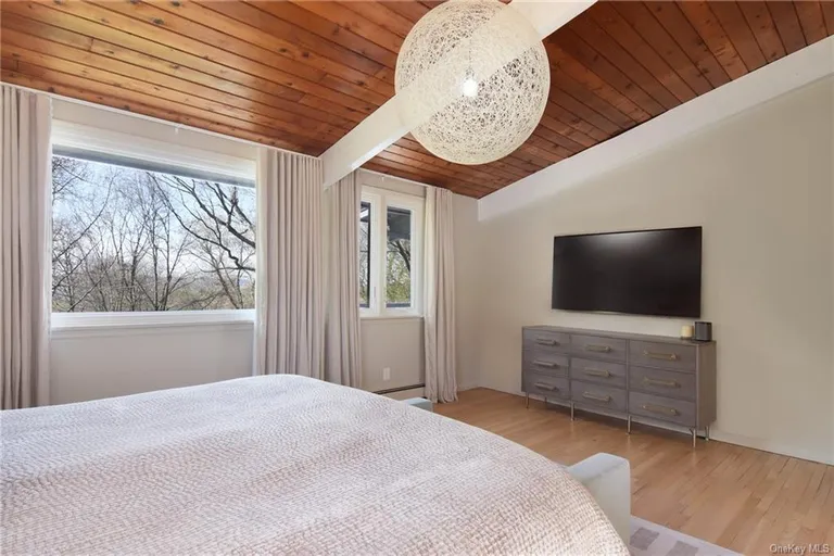 New York City Real Estate | View 300 Riverview Road | room 12 | View 13