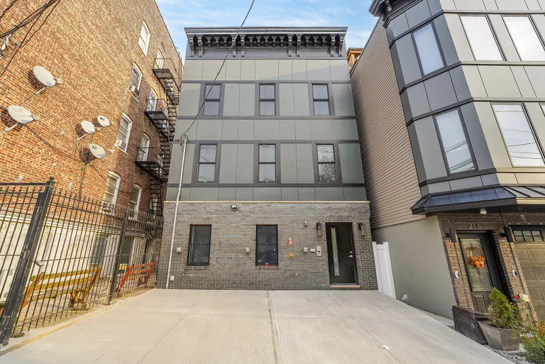 New York City Real Estate | View 218 Hancock Ave #3 | fvp09838 | View 14