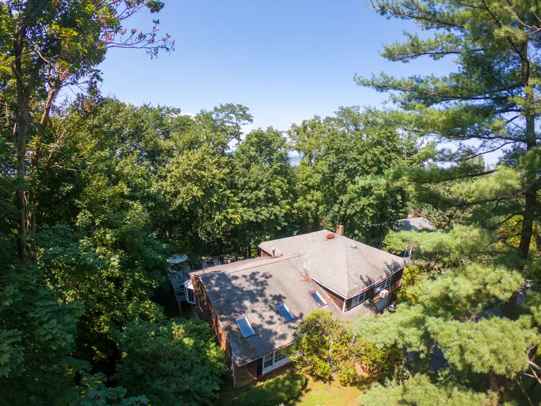 New York City Real Estate | View 29 Old Forge Lane | room 23 | View 24
