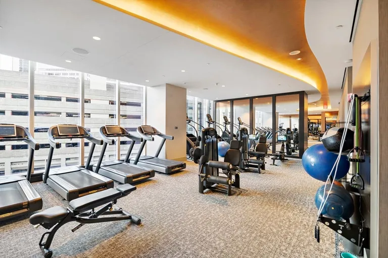 Boston, MA Real Estate | View 1 Franklin St #1003 | room 11 | View 12