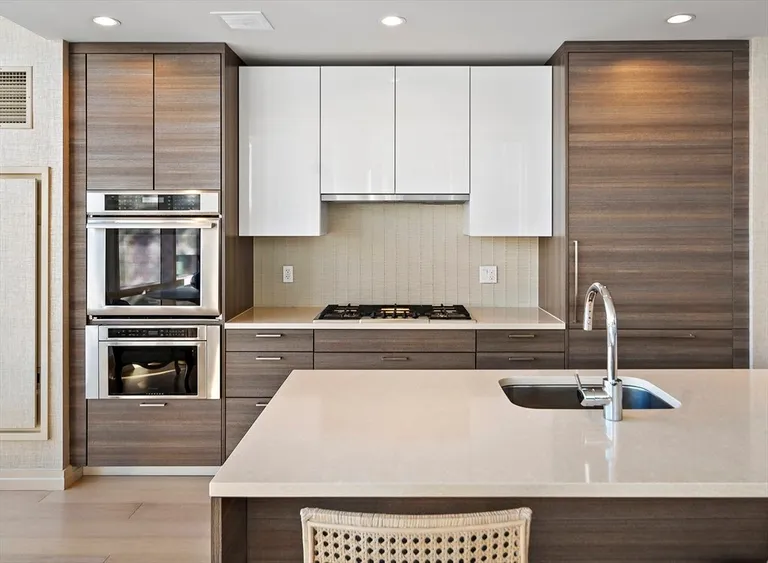 Boston, MA Real Estate | View 1 Franklin St #1003 | room 2 | View 3