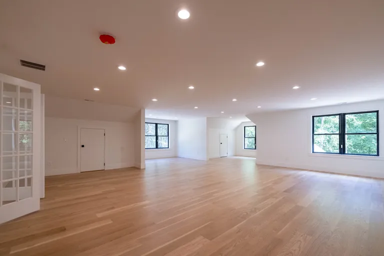 New York City Real Estate | View 5 Conifer Court | room 27 | View 28