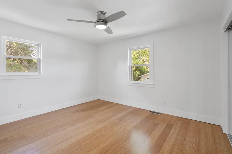 New York City Real Estate | View 22405 Lakeview Lane | room 23 | View 24
