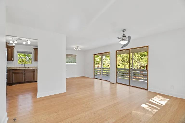 New York City Real Estate | View 22405 Lakeview Lane | room 6 | View 7