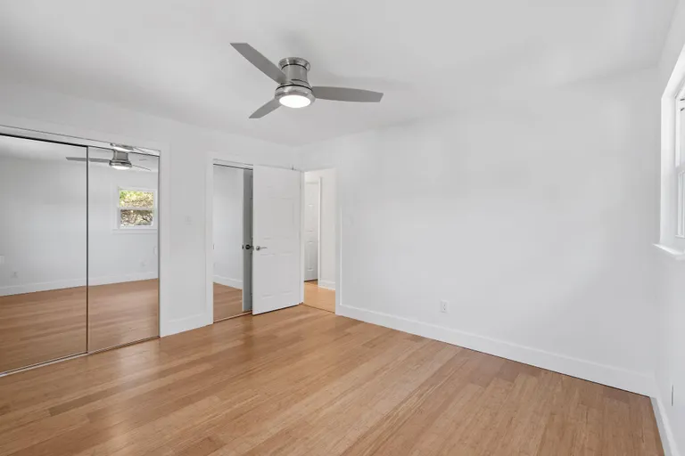 New York City Real Estate | View 22405 Lakeview Lane | room 8 | View 9