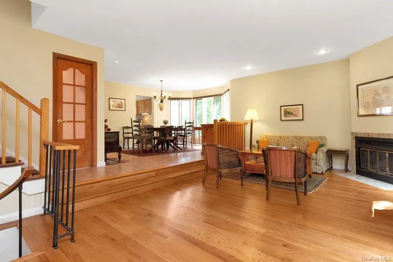 New York City Real Estate | View 13 Spring Pond Drive | room 8 | View 9