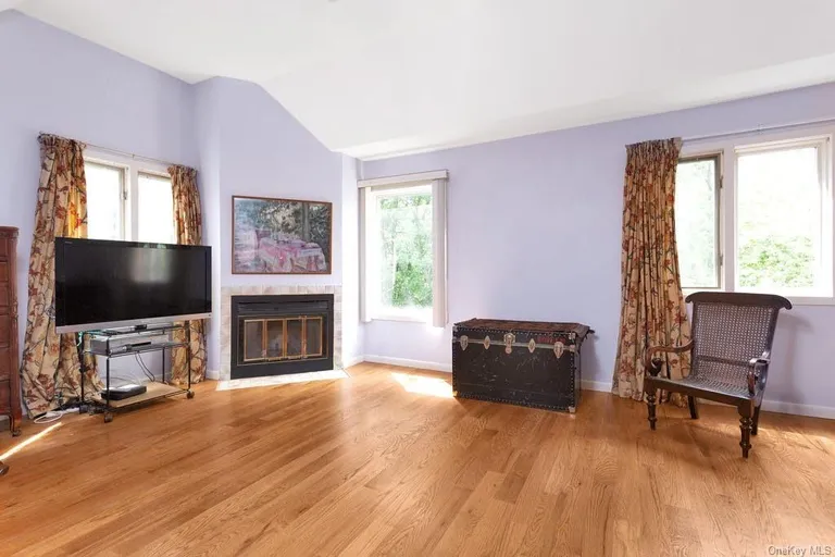 New York City Real Estate | View 13 Spring Pond Drive | room 18 | View 19