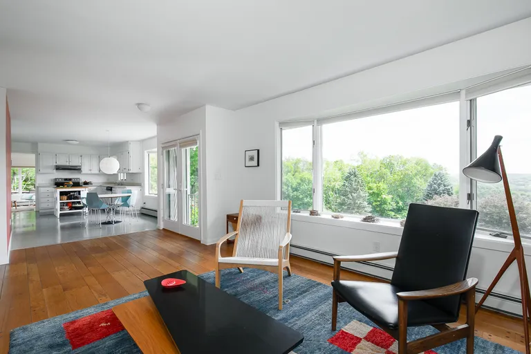 New York City Real Estate | View 74 Jennifer Lane | room 3 | View 4