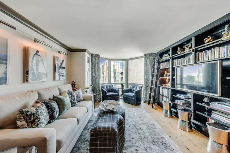 New York City Real Estate | View 195 N Harbor, 5301 | room 3 | View 4