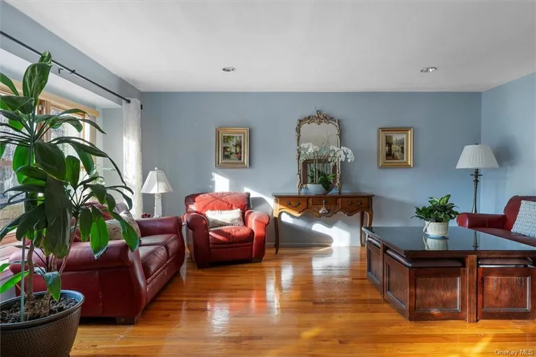 New York City Real Estate | View 44 Forest Drive | room 8 | View 9