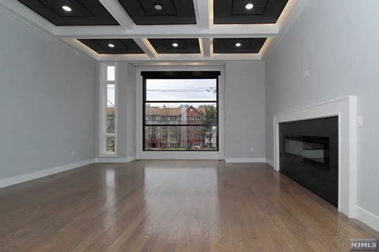 New York City Real Estate | View 156 Undercliff Avenue #D | room 2 | View 3
