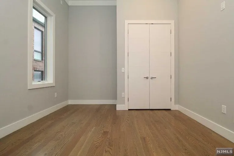 New York City Real Estate | View 156 Undercliff Avenue #D | room 28 | View 29