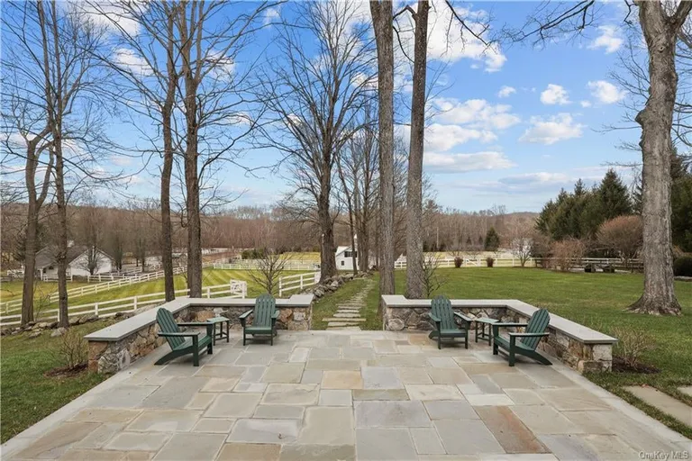 New York City Real Estate | View 184 Indian Hill Road | room 1 | View 2