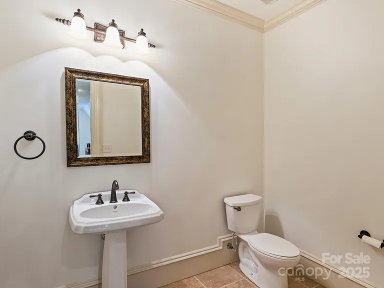 Charlotte Real Estate | View 4400 Sharon View Road | room 32 | View 33