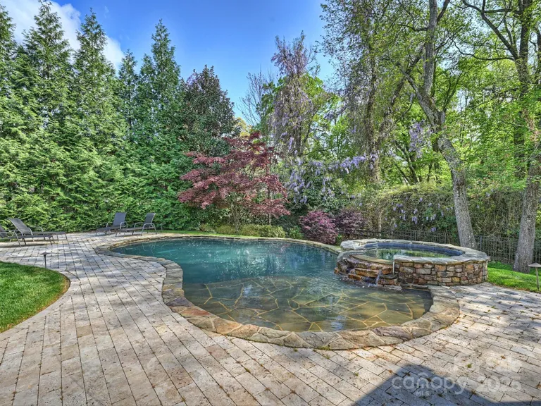 Charlotte Real Estate | View 4400 Sharon View Road | room 38 | View 39