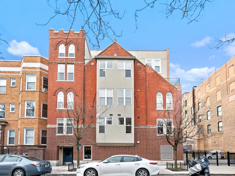 New York City Real Estate | View 3516 N Sheffield, 3FS | 2 Beds, 2 Baths | View 1