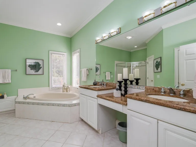 New York City Real Estate | View 4101 High Ridge Road | Primary Bathroom on Main | View 12