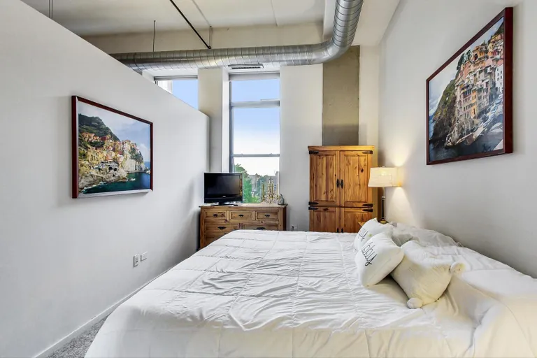 New York City Real Estate | View 1645 W Ogden, 429 | room 17 | View 18