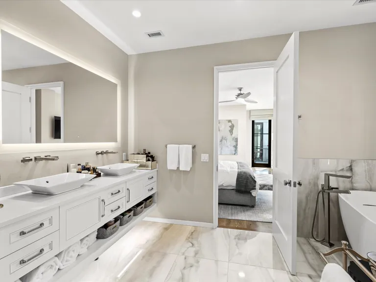 New York City Real Estate | View 1333 Queens Road #C5 | Primary Bathroom | View 32
