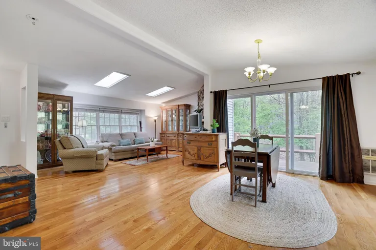 New York City Real Estate | View 15 White Oak Dr | room 6 | View 7