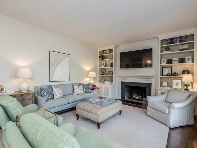 New York City Real Estate | View 2229 Beverly Drive | 2229 Beverly Dr Charlotte NC-print-018-007-Great Room-2272x1704-300dpi | View 18