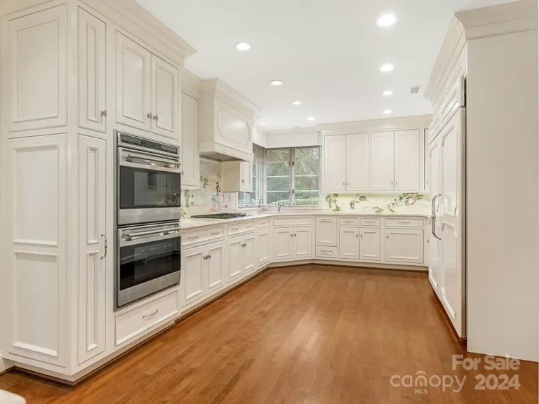Charlotte Real Estate | View 3531 Sharon Road | room 18 | View 19