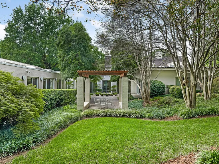 Charlotte Real Estate | View 3531 Sharon Road | room 45 | View 46