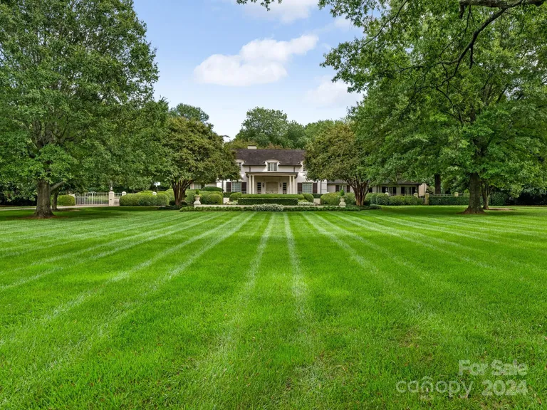 Charlotte Real Estate | View 3531 Sharon Road | room 1 | View 2