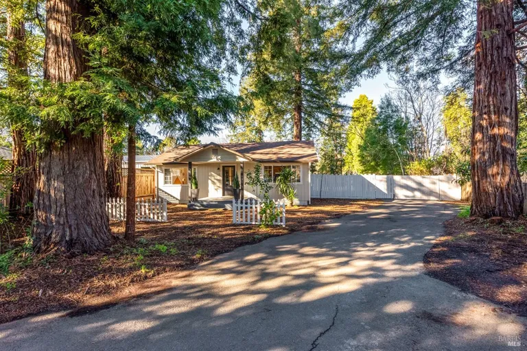 Northern California Real Estate | View 177 Willow Street | 2 Beds, 1 Bath | View 1