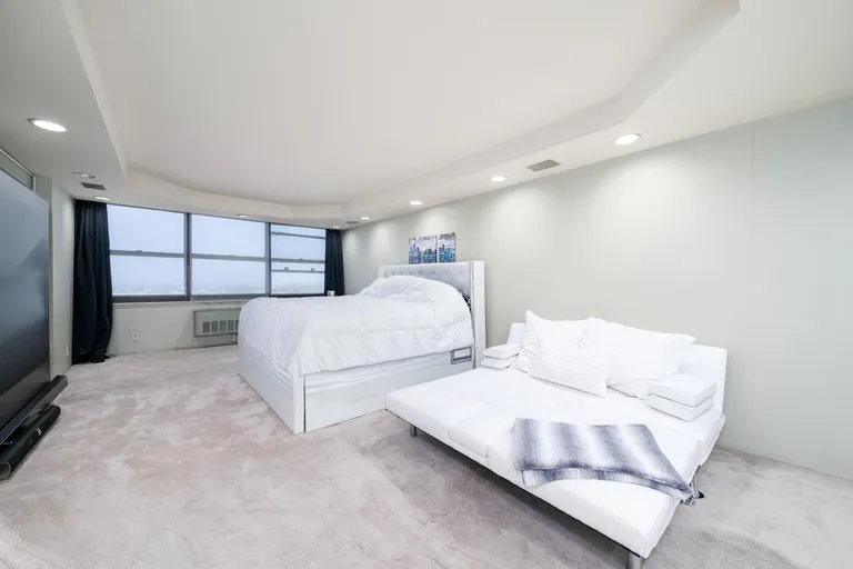 New York City Real Estate | View 7004 Blvd East Unit# 41B | room 19 | View 20
