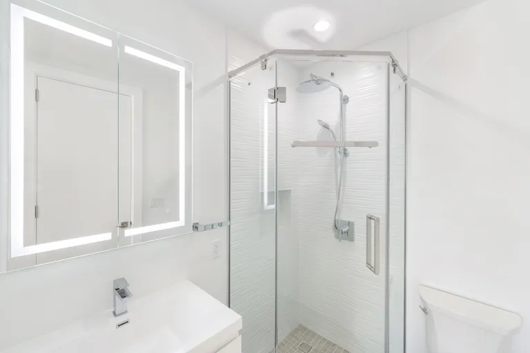 New York City Real Estate | View Allure Waterfront | Guest bathroom | View 8