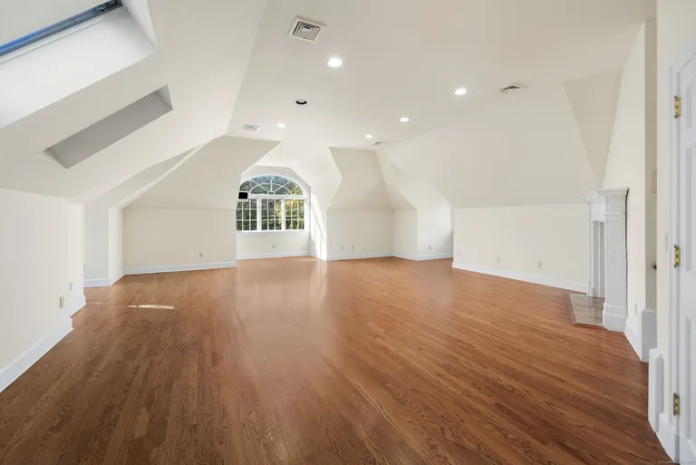 Greenwich Real Estate | View 534 Stanwich Road | room 19 | View 20