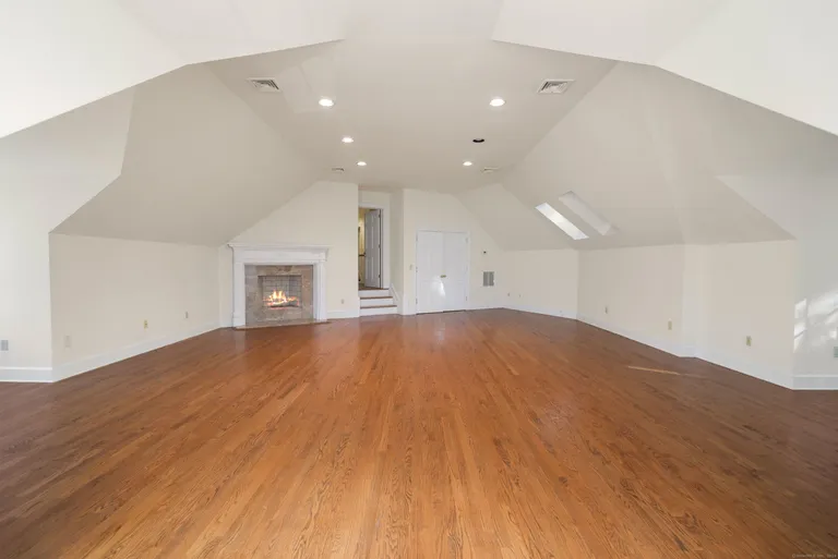 Greenwich Real Estate | View 534 Stanwich Road | room 20 | View 21