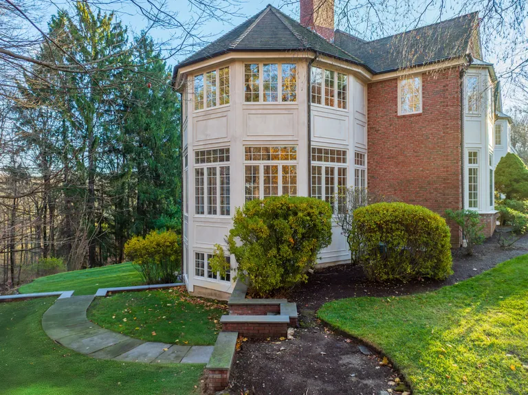 Greenwich Real Estate | View 534 Stanwich Road | room 22 | View 23