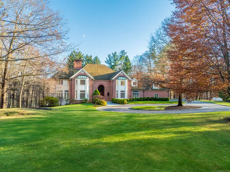 Greenwich Real Estate | View 534 Stanwich Road | 5 Beds, 7 Baths | View 1