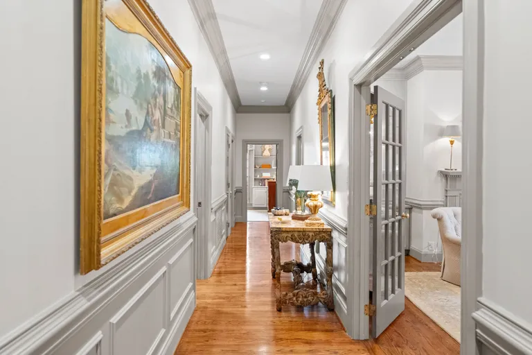 New York City Real Estate | View 4401 Cameron Oaks Drive | Hallway | View 15