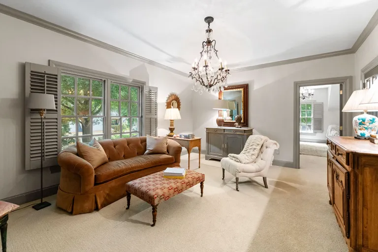 New York City Real Estate | View 4401 Cameron Oaks Drive | Upper Sitting Room | View 38