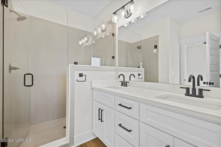 Wilmington, NC Real Estate | View 128 Sea Oaks Court | room 13 | View 14