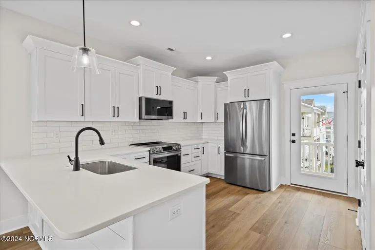 Wilmington, NC Real Estate | View 128 Sea Oaks Court | room 3 | View 4