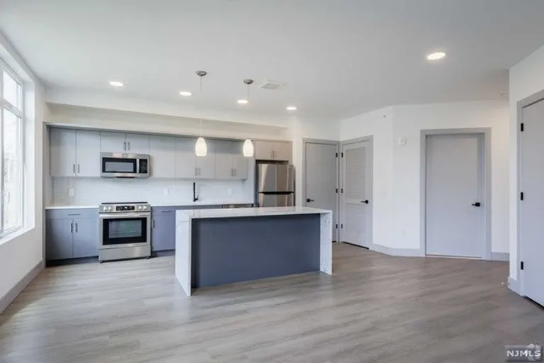 Bergen County Real Estate | View 1435 10th Street #412 | 2 Beds, 2 Baths | View 1